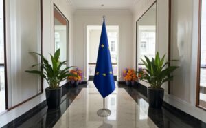 drapeau UE sur hampe