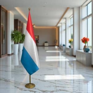 drapeau Luxembourg avec mat