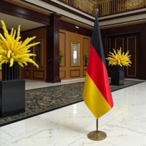 drapeau allemand sur hampe