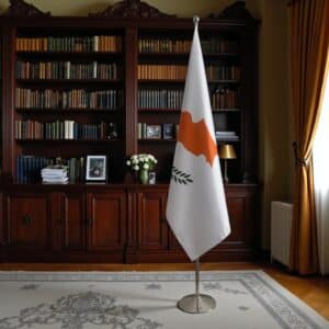 drapeau Chypre sur pied