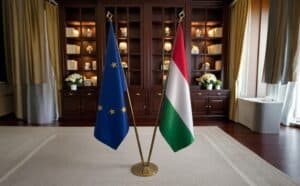 drapeau Hongrie avec support